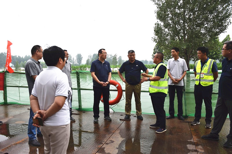 省交發(fā)集團(tuán)呂小武副總檢查陽新項(xiàng)目防汛情況2021.07.28.jpg