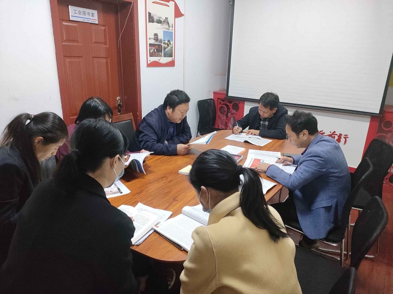 二公司機(jī)關(guān)支部持續(xù)開展黨員主題教育活動2021.10.26.jpg